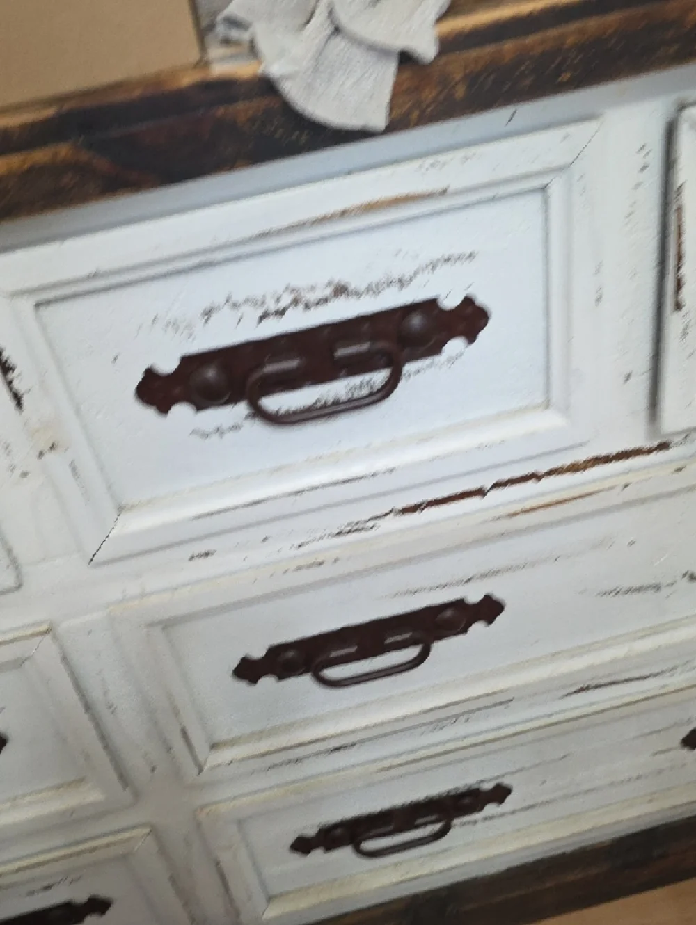 Fenty Beauty Liquid Foundation - Beige - Picture 4 of 5